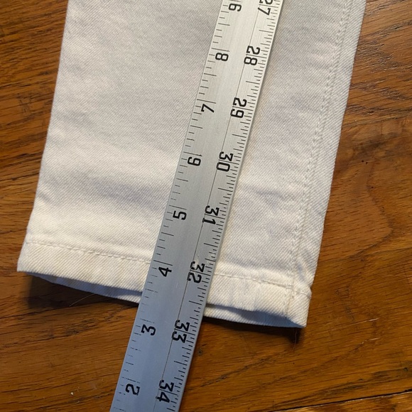 Joe’s Jeans Women’s white jeans - size 2 - Picture 3 of 7